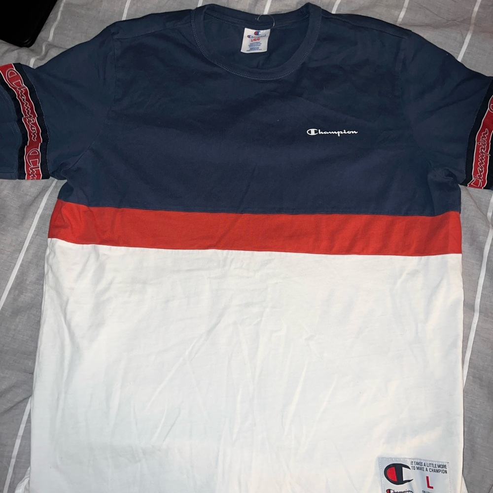 Mens Champion shirt size LARGE. This is super nice and never been worn